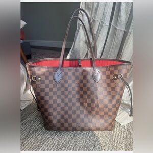 Authentic Louis Vuitton
Neverfull MM